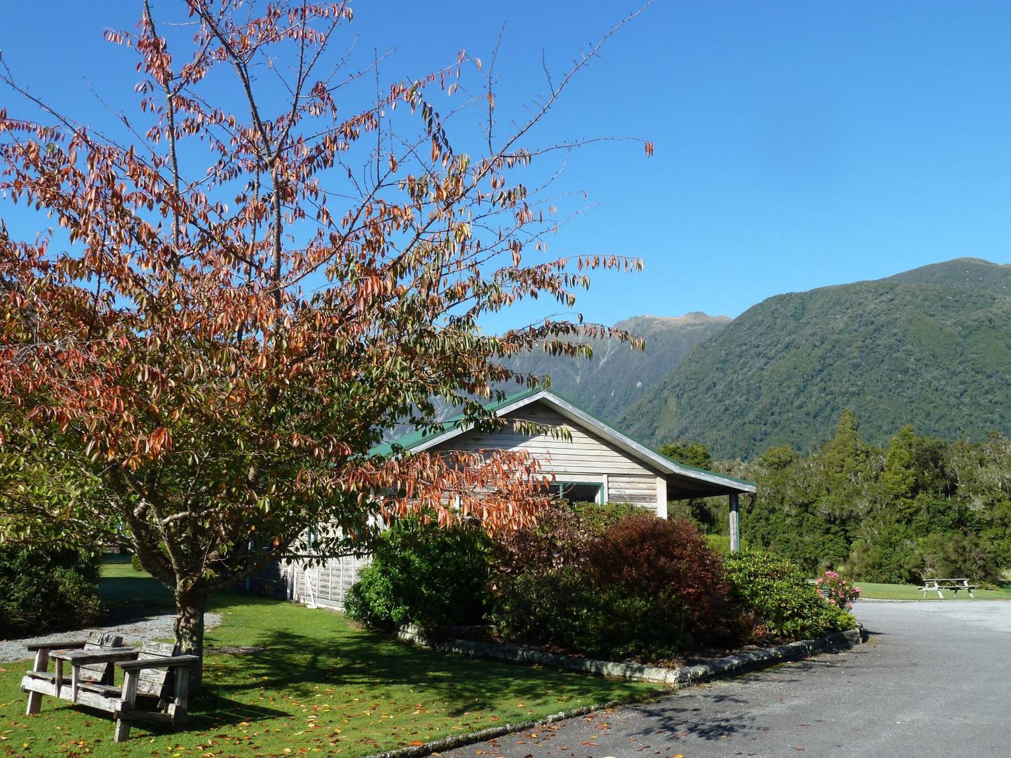 Rainforest Motel Fox Glacier Exterior photo